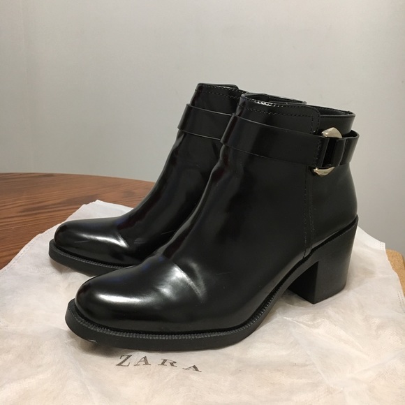 Zara Shoes - Zara black ankle boots